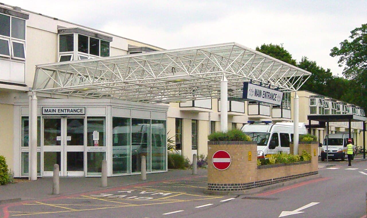 Main entrance of Frimley Park Hospital
